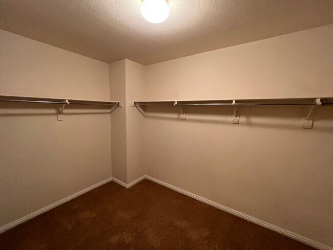 Building Photo - Coming Soon!!! 8-1-25 Great former model h...