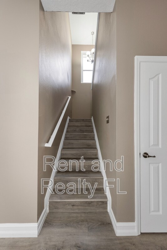 Building Photo - 12107 Fern Haven Ave
