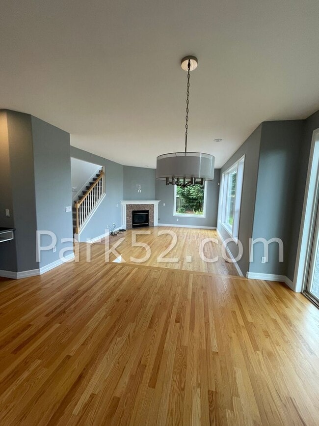 Building Photo - Browns Point Tacoma 3 Bedroom Single Famil...