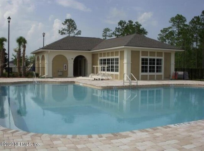 Building Photo - 1515 Golden Lake Loop