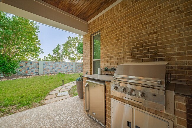 Building Photo - 2418 Sandhill Crest Ln
