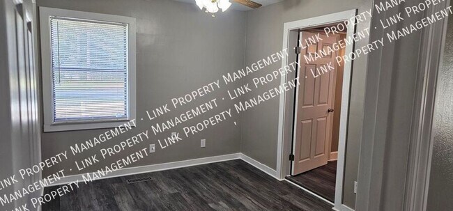 Building Photo - COMING SOON!  RENT TO OWN!  Renovated 3 Be...