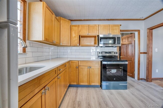 Building Photo - 321 Longspur Ln