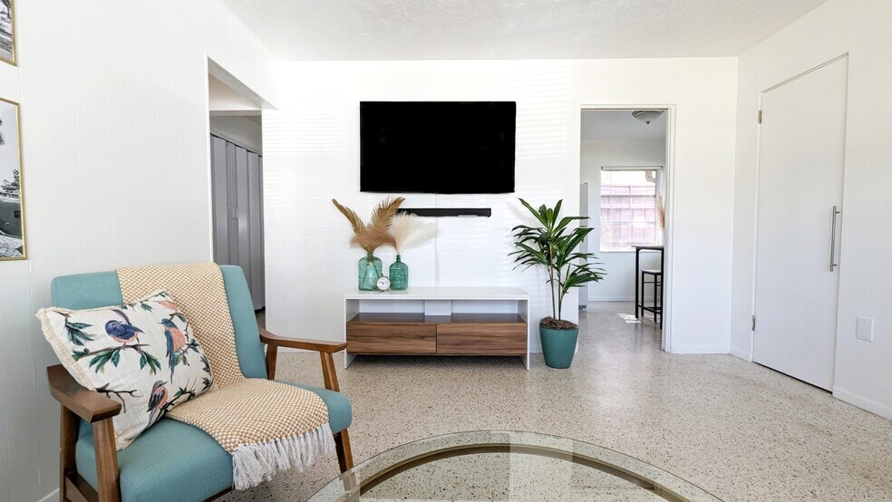 UHD 55" TV - 2846 W Tamiami Cir