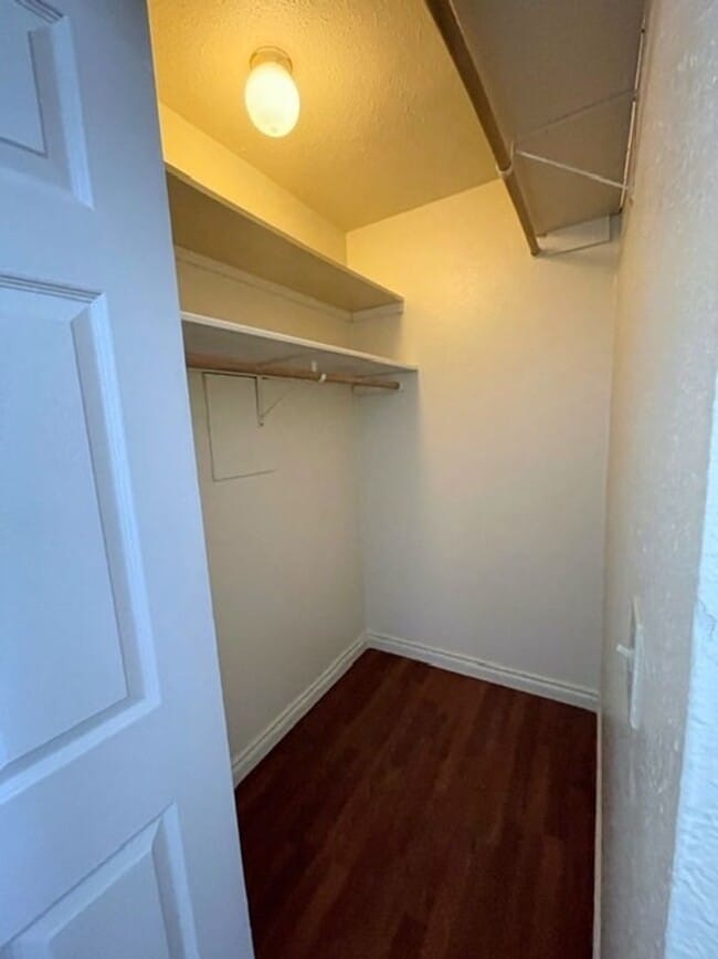 Building Photo - East Anchorage Condo with Laminate Floorin...