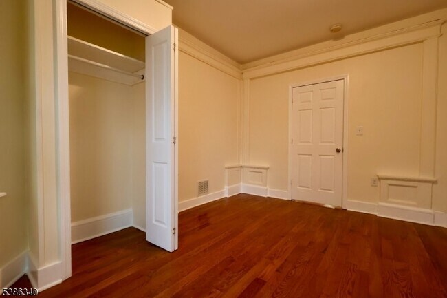 Building Photo - 484 S 16th St