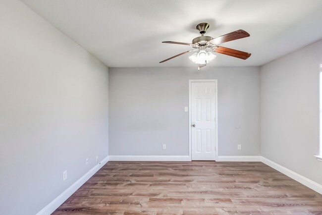 Building Photo - 2930 Saulsbury Dr