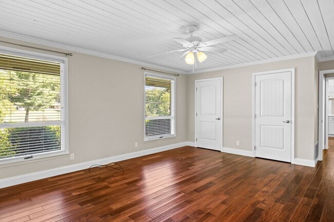 Building Photo - 10030 Tan Rara Dr