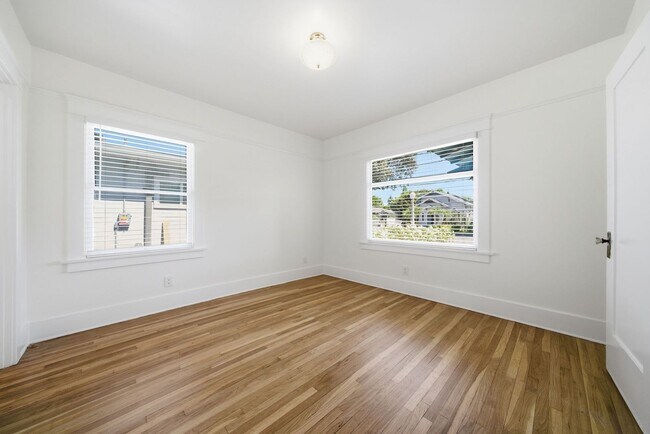 Building Photo - Remodeled Craftsman Single Family Home in Old Town Orange