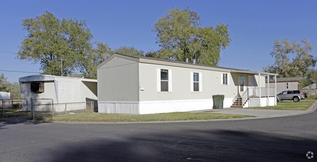 Building Photo - Western Estates