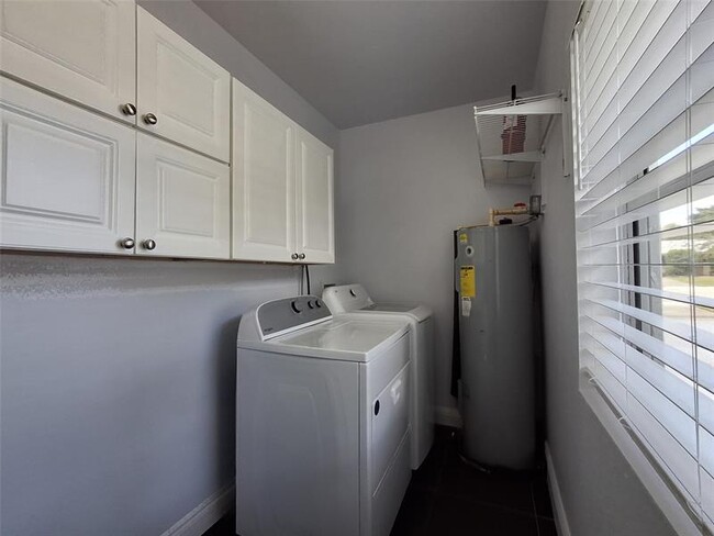 Building Photo - 3731 NW 110th Ave