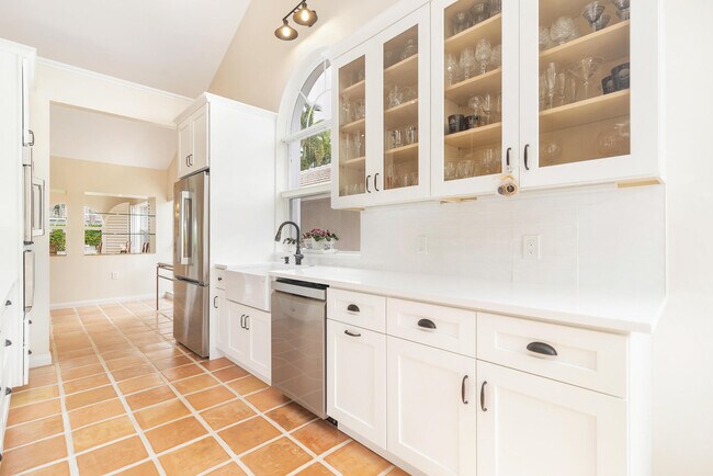 Building Photo - 2725 Meadowlark Ln