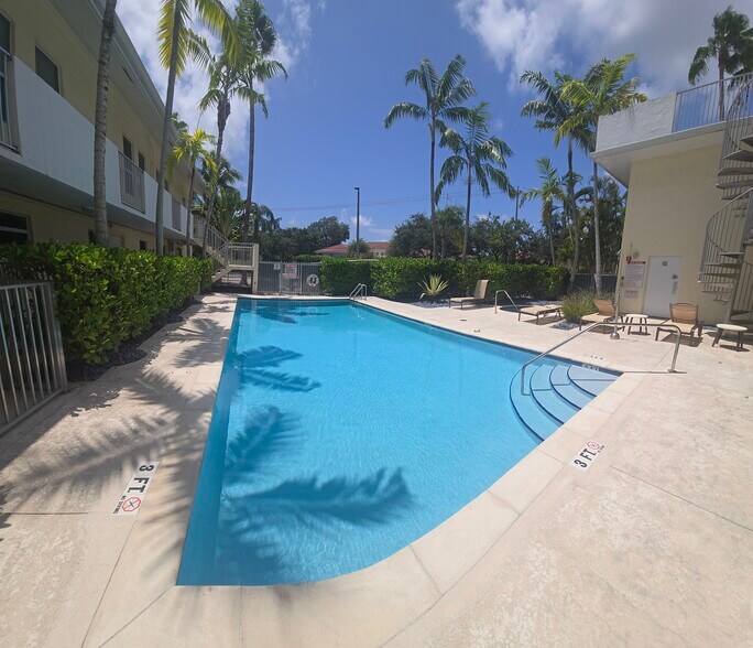 Building Photo - 8950 SW 69th Ct