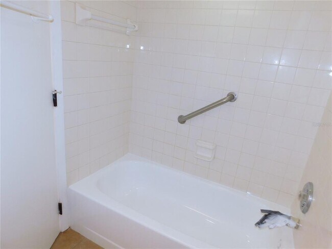 Building Photo - 105 Windward Pl