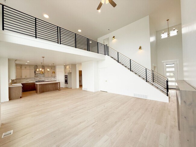 Building Photo - Beautiful 6Bd Home in Gardner Point Lehi Community!