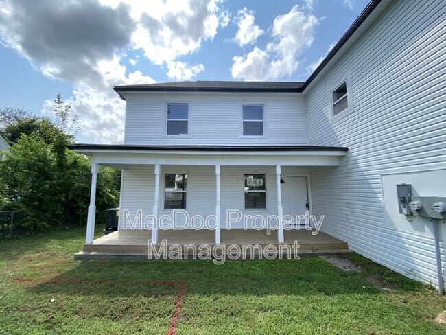 Primary Photo - 1424 William St