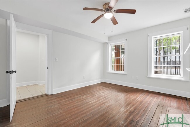 Building Photo - 703 Barnard St
