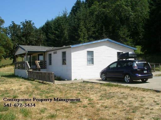 Building Photo - 3 Bedroom DW/MH in Country Setting
