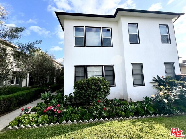 Primary Photo - 4526 St Elmo Dr