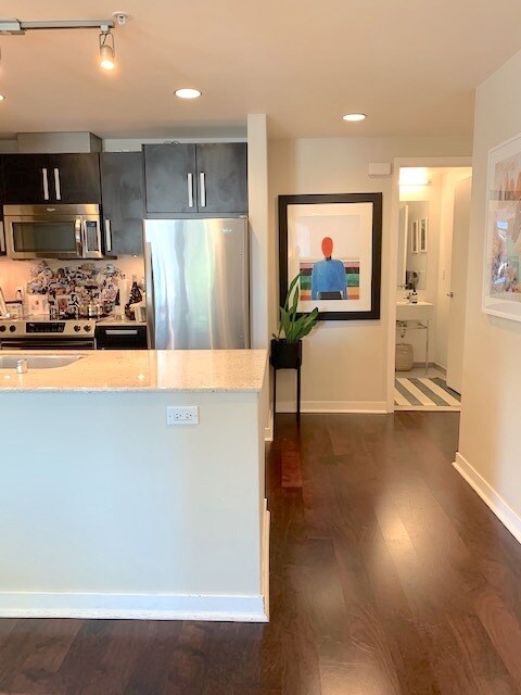 Building Photo - 55 Page St