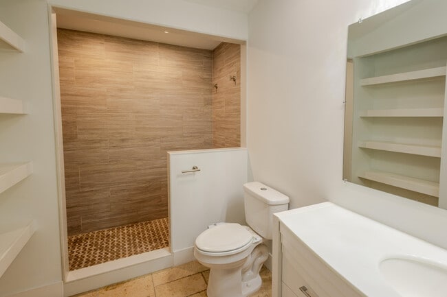 Building Photo - 23157 Bentley Pl