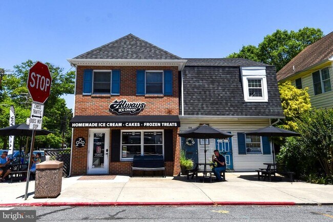 Building Photo - 308 Forbes St