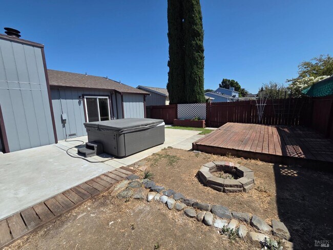 Building Photo - 616 Placer Ln