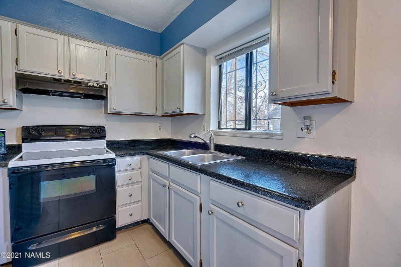 Building Photo - 508 S Fountaine St