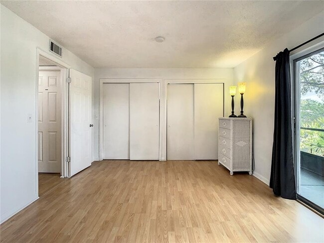 Building Photo - 9115 Tudor Dr