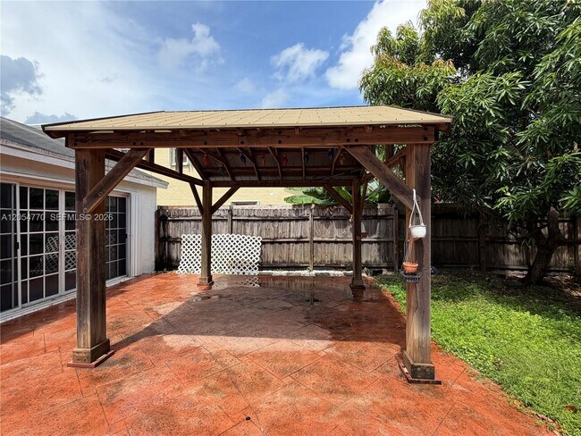 Building Photo - 14444 SW 92nd Terrace