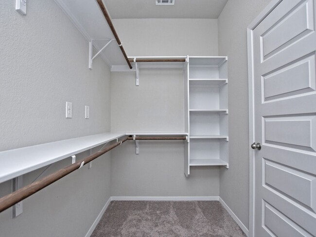 Building Photo - 4 BR / 2 BA - 1813 SF One-Story Home - Lago Vista!