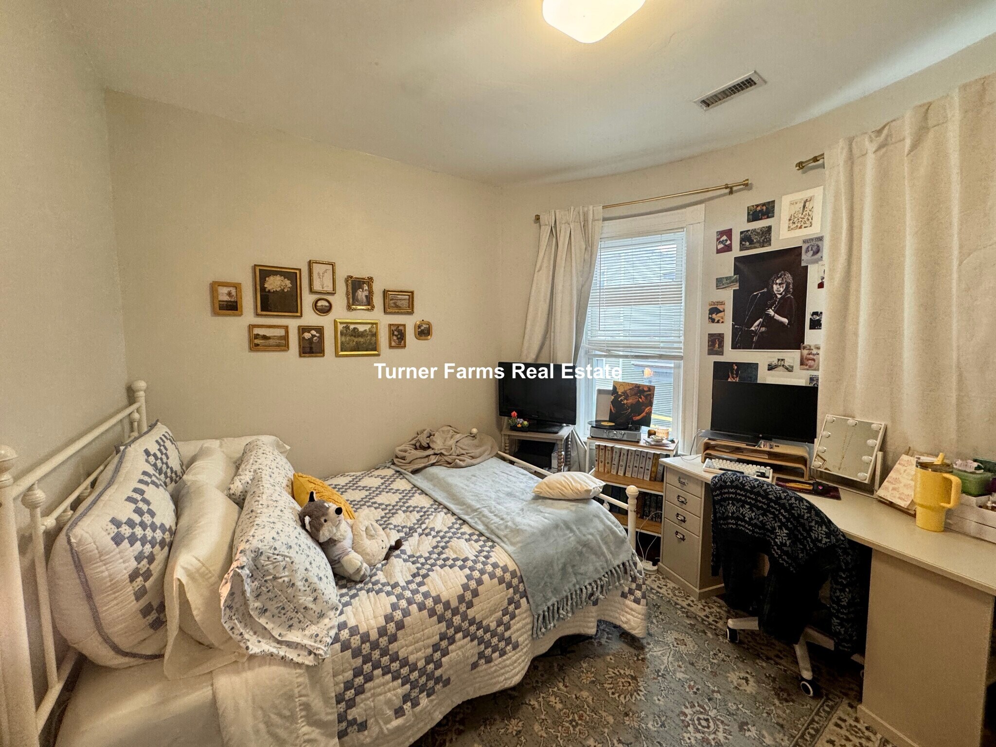 Building Photo - 724 Parker St