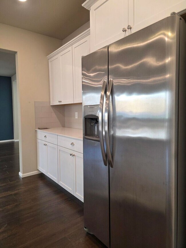 Building Photo - 4 Bedroom Home in Soundview Estates!