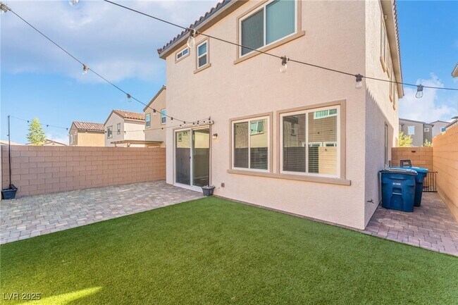 Building Photo - 10602 Enridge Ave