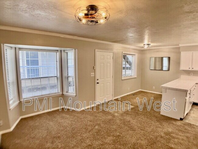 Building Photo - 567 N 200 E