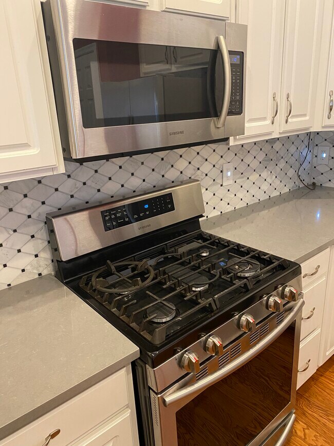 Gas stove - 709 Warmstone Ct
