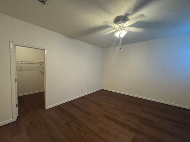 Building Photo - Stylish Single-Story 3 Bed 2 Bath Home For...