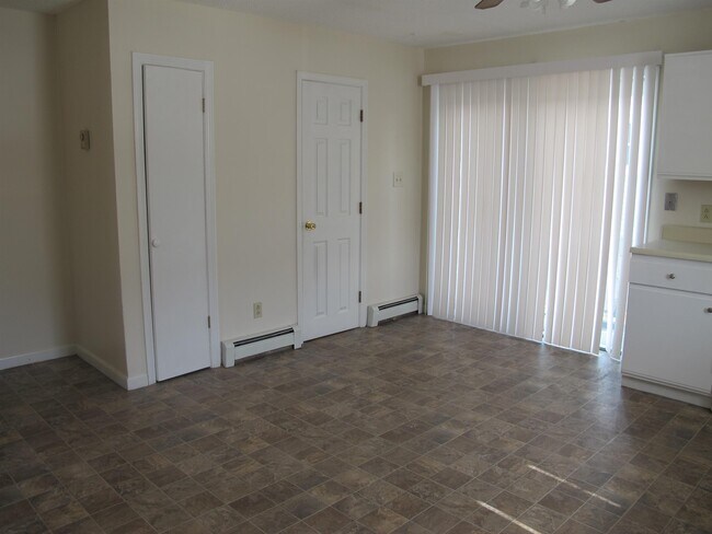 Building Photo - 213 Prospect St