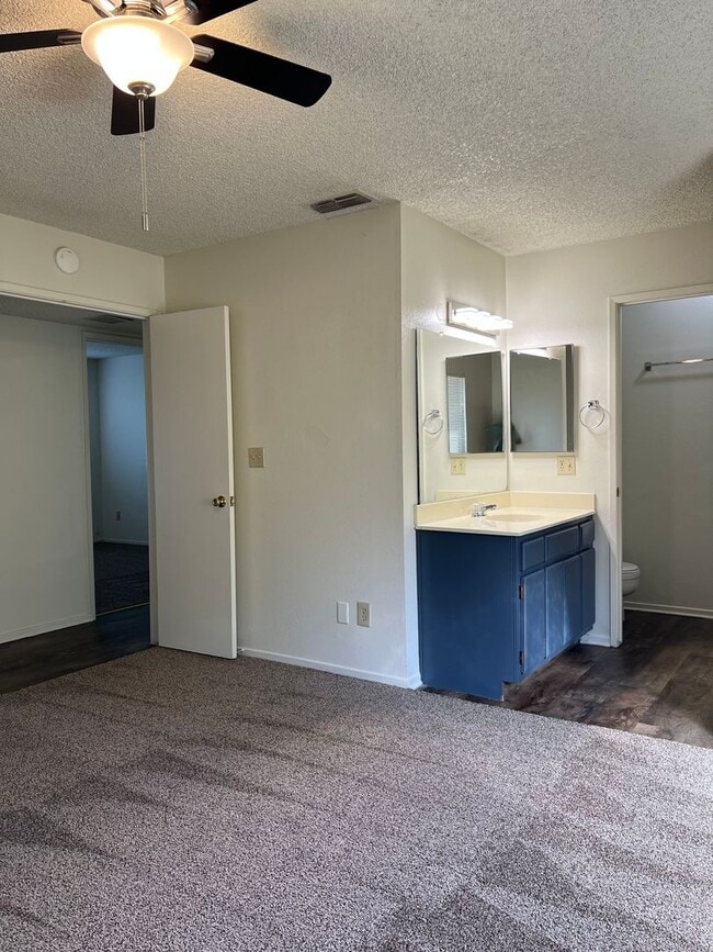 Building Photo - NICE 3 BED HOME IN CITRUS HEIGHTS!! HUGE YARD!!