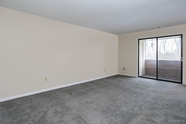 Building Photo - 45 Beehunter Ct