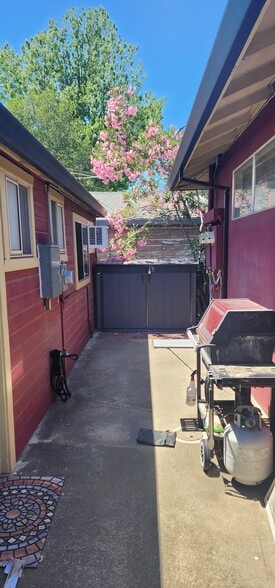 Building Photo - 3438 Marjorie Way