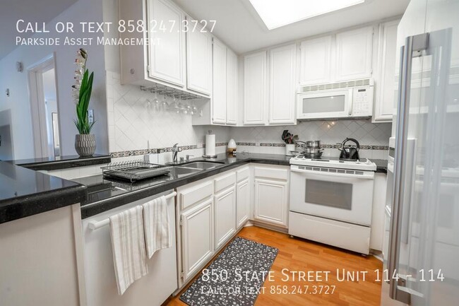 Building Photo - Fully furnished Downtown Condo with Pool, ...