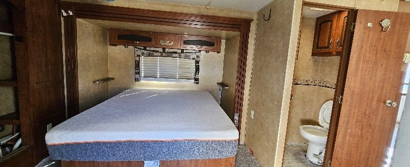 Building Photo - 433 Wall St