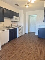 Building Photo - 216 Pine Meadow Dr