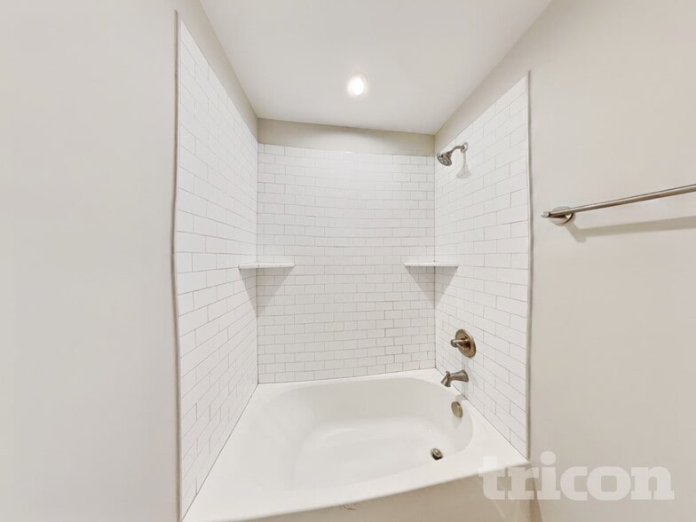 Building Photo - 6817 Charlotte Pike