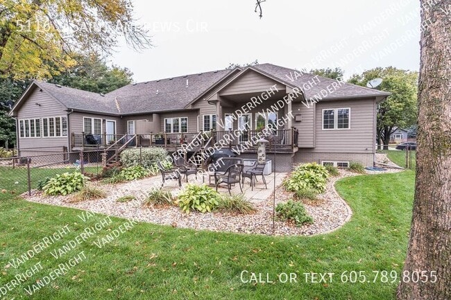 Building Photo - 5116 S St Andrews Cir