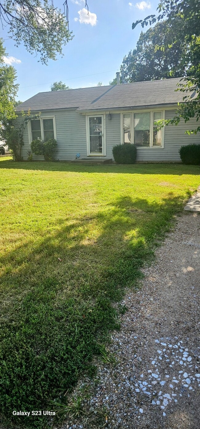 Primary Photo - 4521 S Osage St