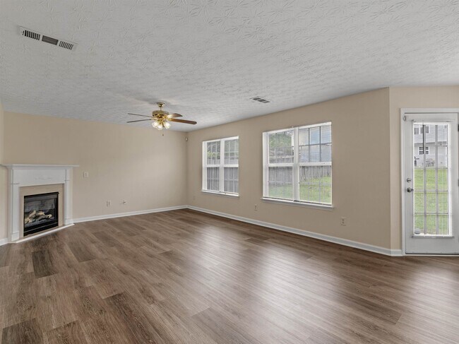 Building Photo - 310 Sarasota Ln