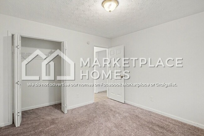 Building Photo - 325 Crestfield Cir