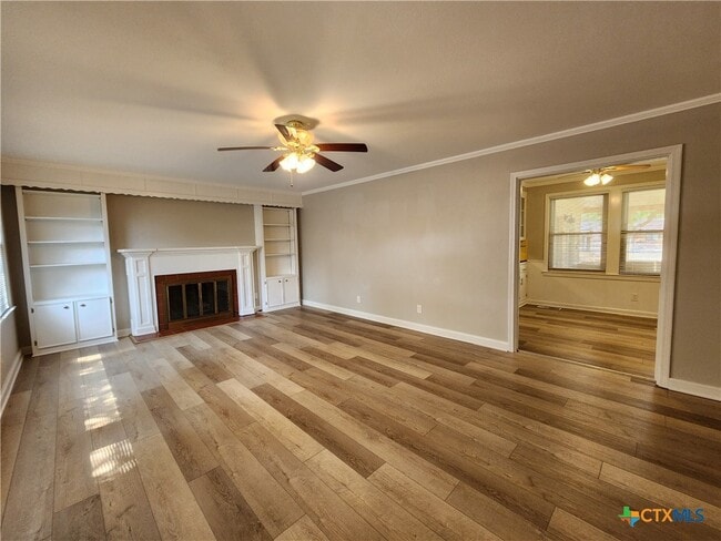 Building Photo - 564 Laurel Ln